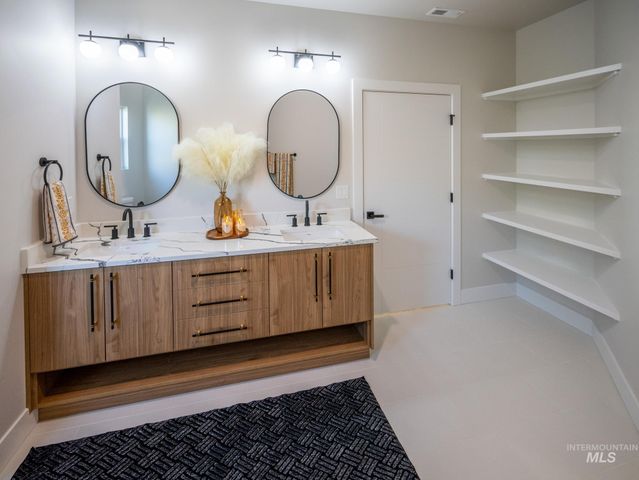 1590 N Watershed Ln, Star, ID 83669
