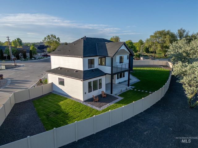 1590 N Watershed Ln, Star, ID 83669