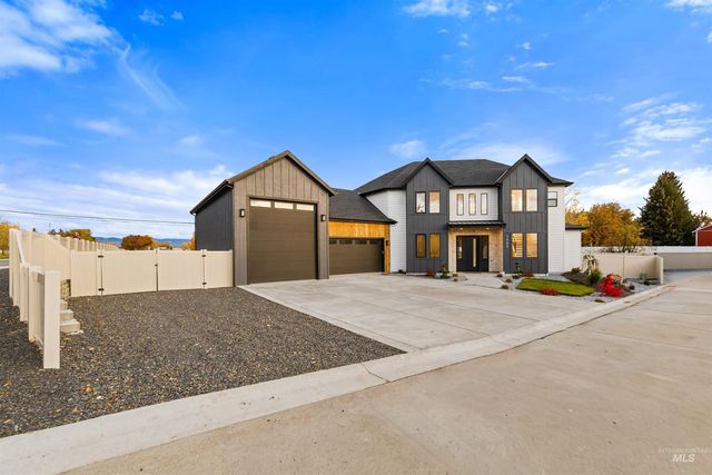1590 N Watershed Ln, Star, ID 83669