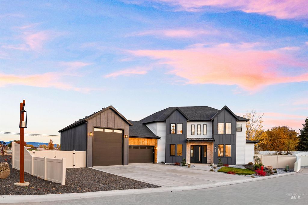 1590 N Watershed Ln, Star, ID 83669