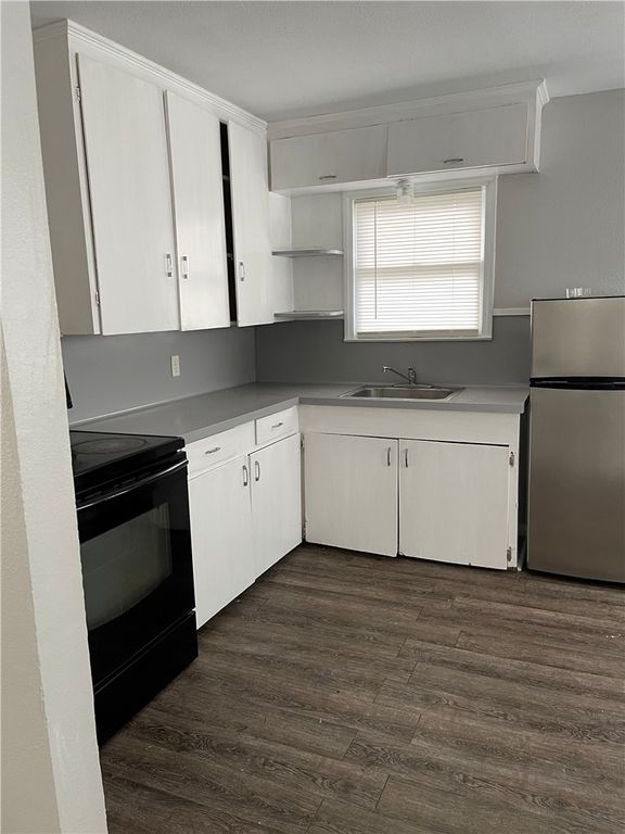 902 W Lakeside Dr, Corpus Christi, TX 78418 — photo 5