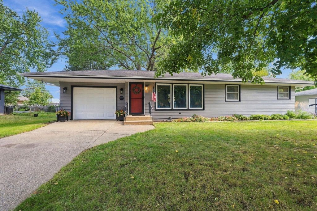 2692 Marion Street, Roseville, MN 55113 — exterior