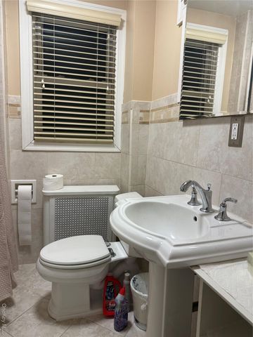 85 Bucknell Road, Valley Stream, NY 11580