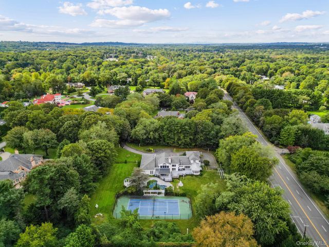 6 Quail Path, Glen Head, NY 11545