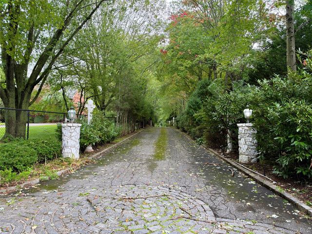 6 Quail Path, Glen Head, NY 11545