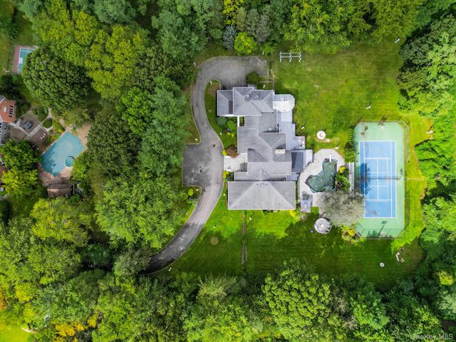 6 Quail Path, Glen Head, NY 11545