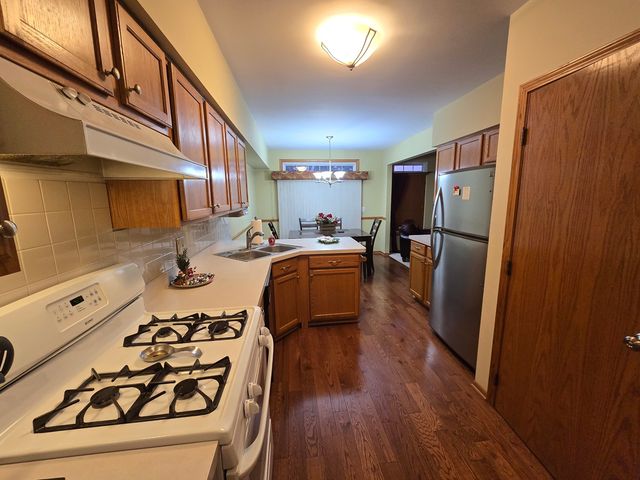 16719 S Sunset Ridge Court, Lockport, IL 60441