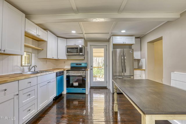 720 Old Highway 11, Rogersville, TN 37857