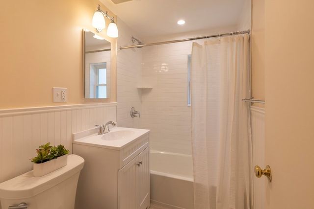 60 Lionel Ave B, Waltham, MA 02452