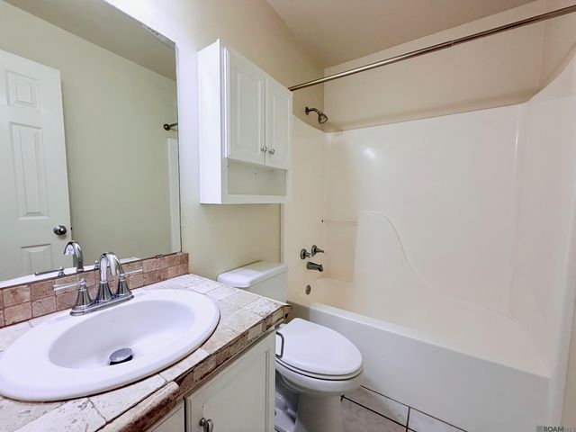 17047 Hunters Trace St W, Prairieville, LA 70769