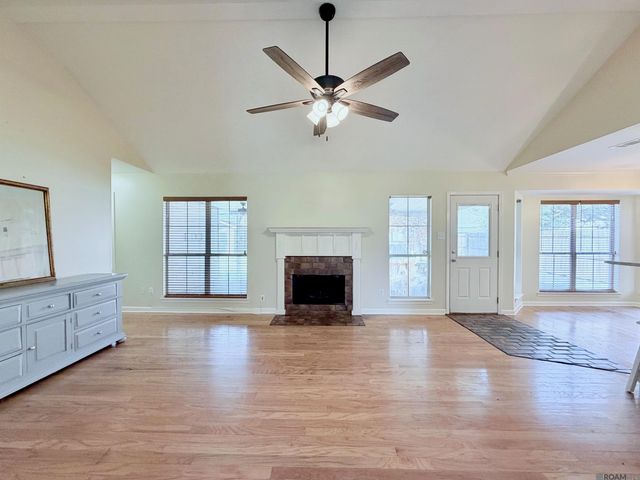 17047 Hunters Trace St W, Prairieville, LA 70769