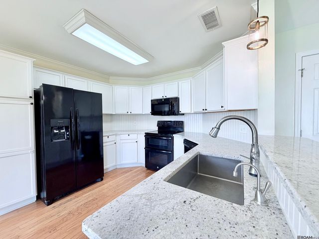 17047 Hunters Trace St W, Prairieville, LA 70769