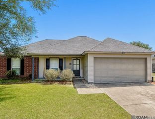 17047 Hunters Trace St W, Prairieville, LA 70769