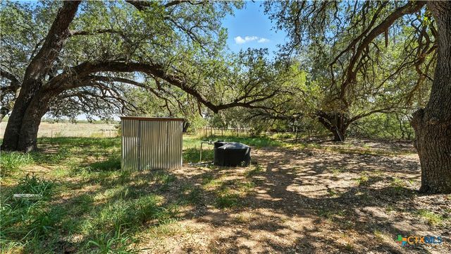 1784 Fm 538, Stockdale, TX 78160