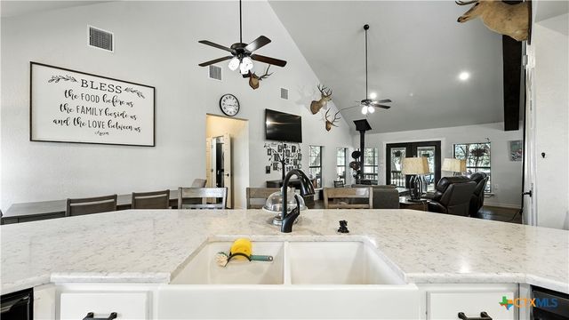 1784 Fm 538, Stockdale, TX 78160