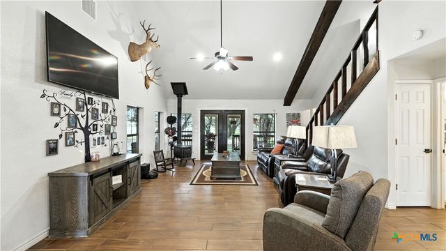 1784 Fm 538, Stockdale, TX 78160