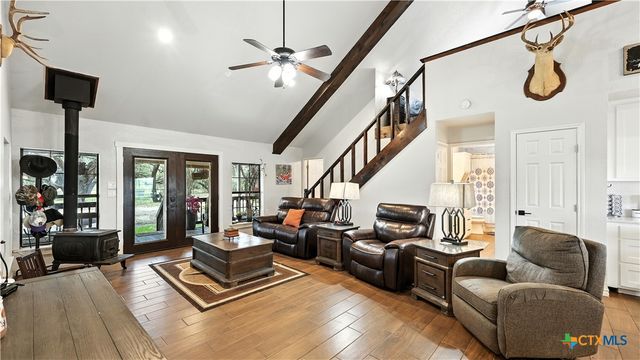 1784 Fm 538, Stockdale, TX 78160