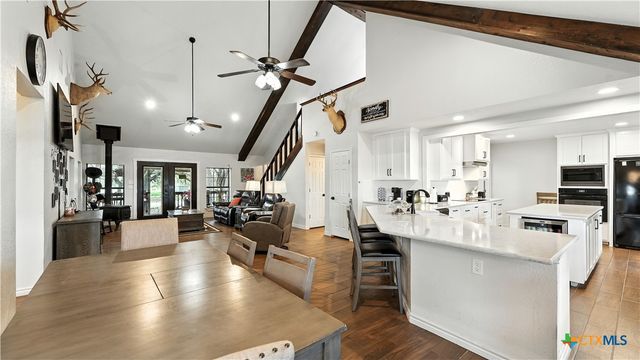 1784 Fm 538, Stockdale, TX 78160