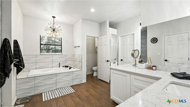 1784 Fm 538, Stockdale, TX 78160