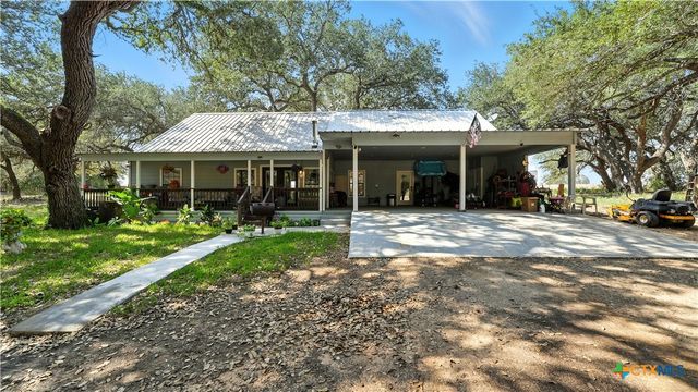 1784 Fm 538, Stockdale, TX 78160