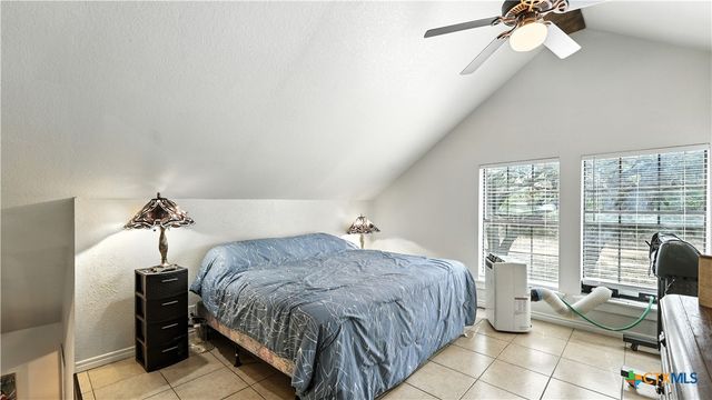 1784 Fm 538, Stockdale, TX 78160