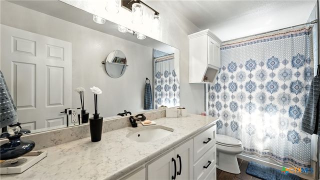 1784 Fm 538, Stockdale, TX 78160