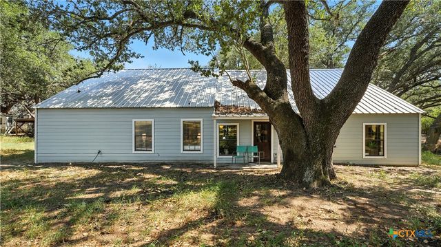 1784 Fm 538, Stockdale, TX 78160