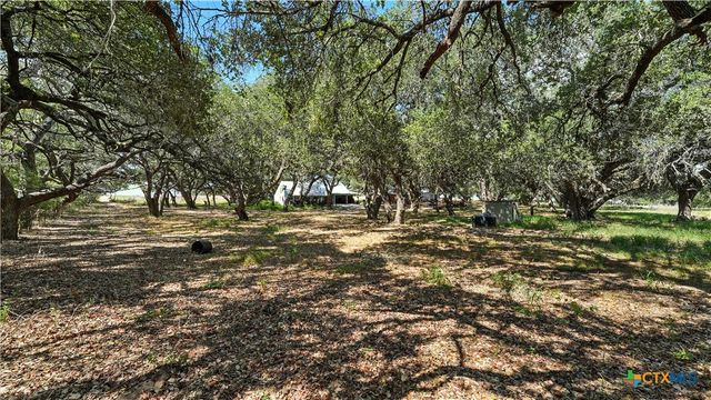 1784 Fm 538, Stockdale, TX 78160