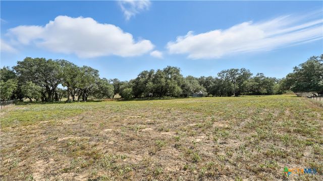 1784 Fm 538, Stockdale, TX 78160