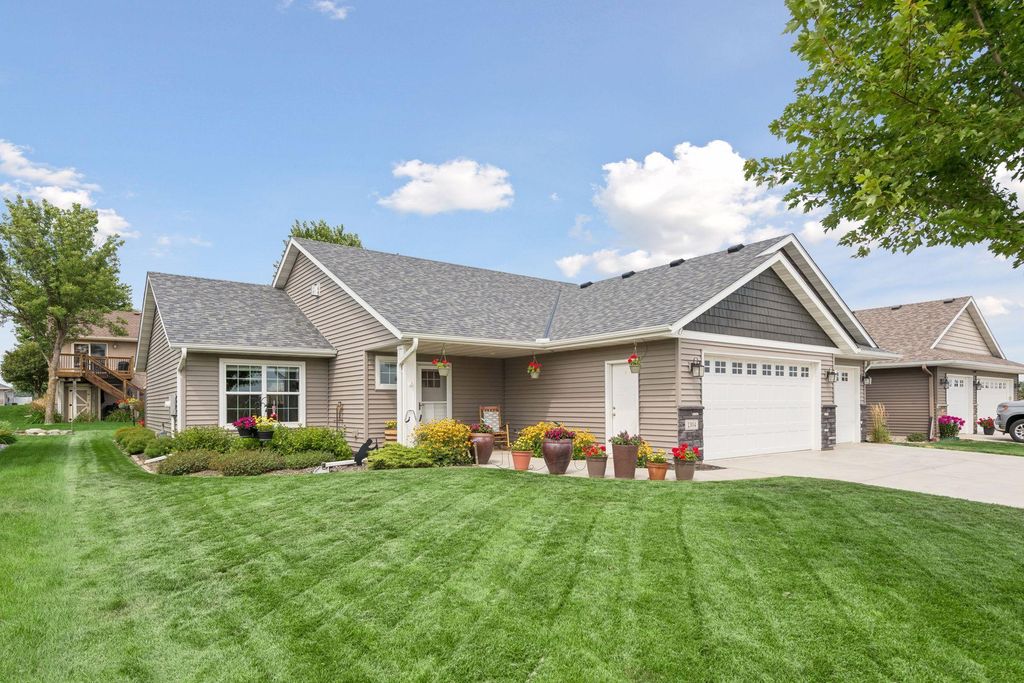 1304 Linwood Road, Belle Plaine, MN 56011 — exterior