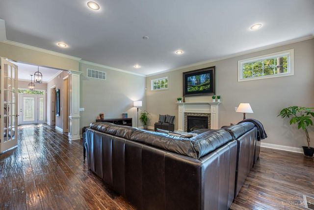 8925 Kenwood Road, Blue Ash, OH 45242