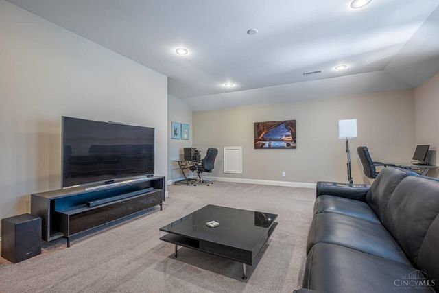 8925 Kenwood Road, Blue Ash, OH 45242