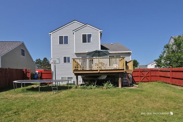 2227 N Quaker Hollow Lane, Round Lake Beach, IL 60073