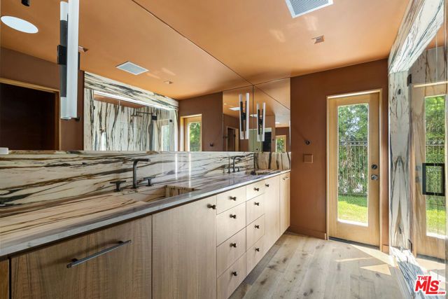 9258 Swallow Drive, Los Angeles, CA 90069