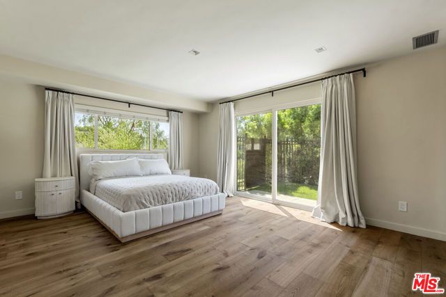 9258 Swallow Drive, Los Angeles, CA 90069