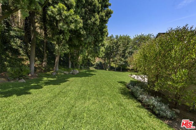 9258 Swallow Drive, Los Angeles, CA 90069
