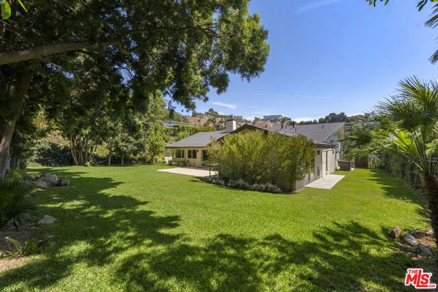 9258 Swallow Drive, Los Angeles, CA 90069