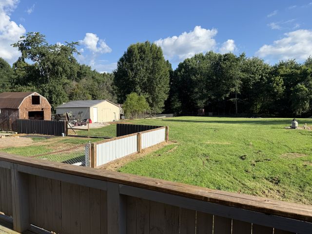 2438 Chester Harris Rd, Woodlawn, TN 37191