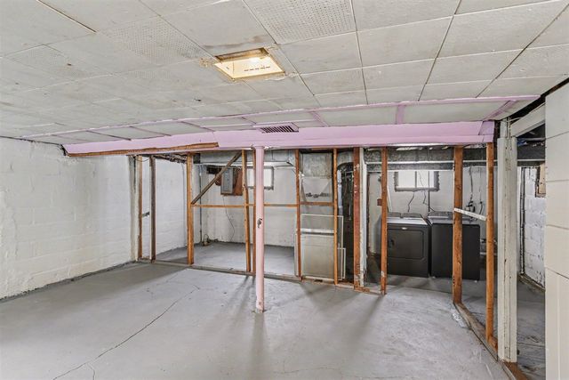 1235 Sheldon Street, Jackson, MI 49203