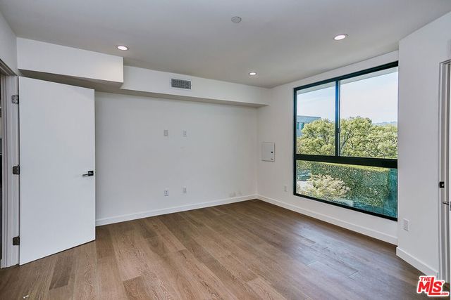 328 N Maple Drive 303, Beverly Hills, CA 90210