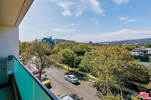 328 N Maple Drive 303, Beverly Hills, CA 90210