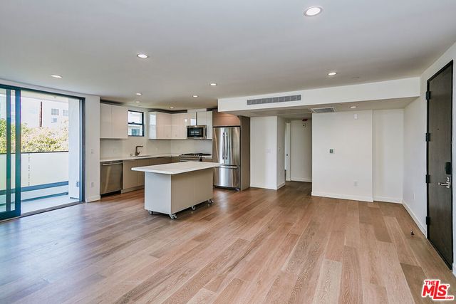 328 N Maple Drive 303, Beverly Hills, CA 90210