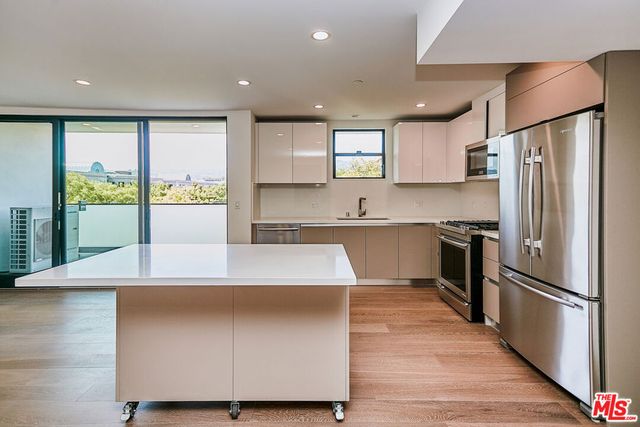 328 N Maple Drive 303, Beverly Hills, CA 90210