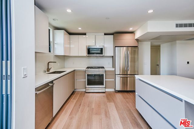 328 N Maple Drive 303, Beverly Hills, CA 90210