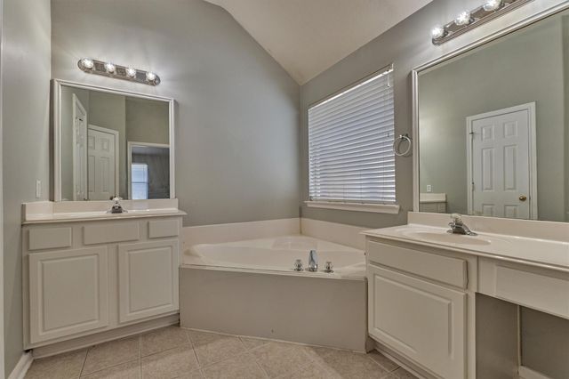 11118 Creekline Meadow Court, Cypress, TX 77429