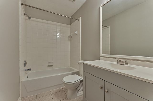 11118 Creekline Meadow Court, Cypress, TX 77429