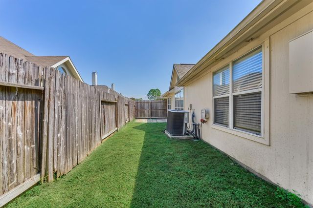 11118 Creekline Meadow Court, Cypress, TX 77429