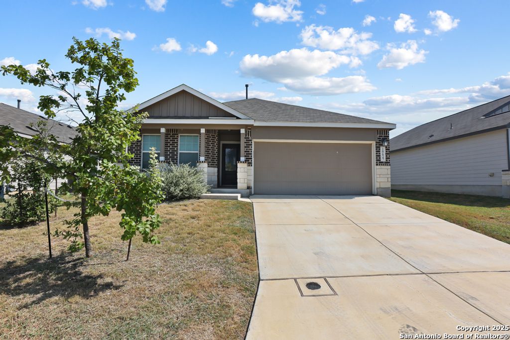 10627 Penelope, Converse, TX 78109