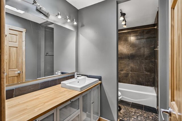 3416 75th Avenue N, Brooklyn Park, MN 55443