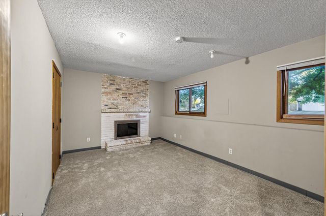 3416 75th Avenue N, Brooklyn Park, MN 55443